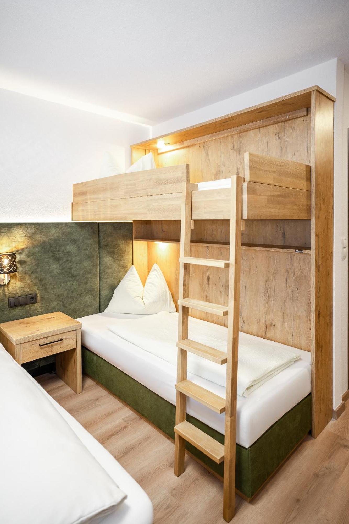 Mooswald Hotel 4*